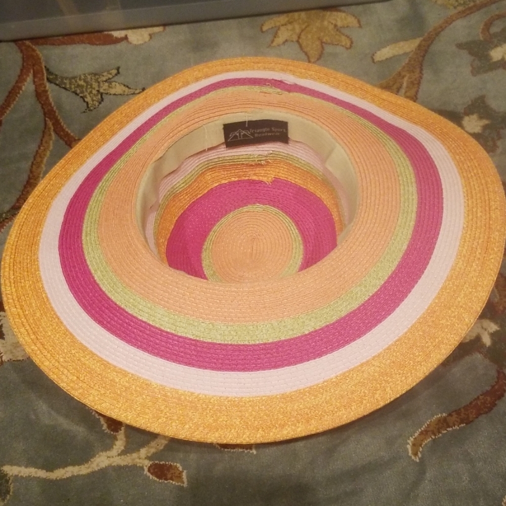 Colorful hat - Picture 2 of 6